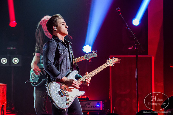 HunterHayes-HylanPhotography-SteelStacks-CatCountry96-2-7.jpg