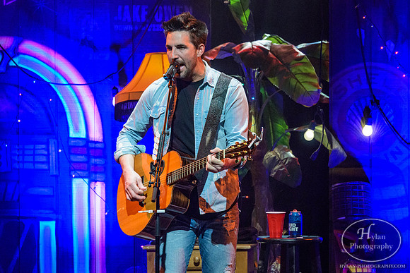 JakeOwen-HylanPhotography-FMKirby-CatCountry96-210818.jpg