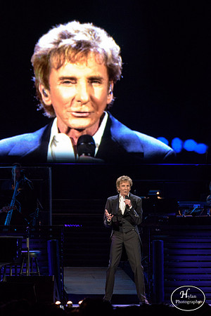 BarryManilow-HylanPhotography-MoheganSunArena-WLEV-203304.jpg