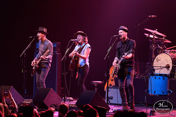BrandiCarlile-HylanPhotography-SandsBethlehemEventCenter-01-4.jpg