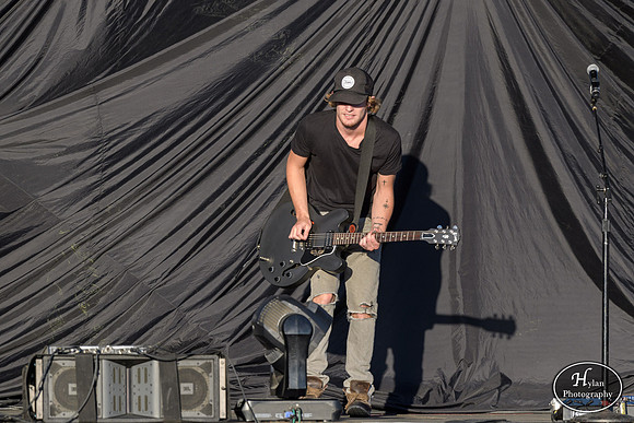 TuckerBeatHard-HylanPhotography-Musikfest2016-CatCountry-03.jpg