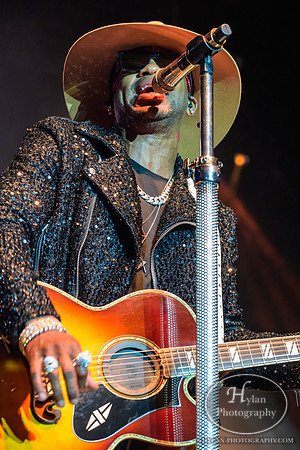 JimmieAllen-WCEC-CatCountry-8143.jpg
