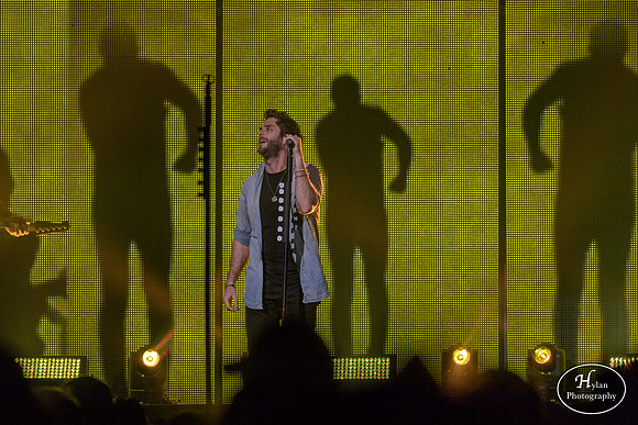 ThomasRhett-HylanPhotography-PPLCenter-CatCountry-201922.jpg
