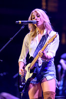 LindsayEll-HylanPhotography-MoheganSunArena-CatCountry-01.jpg
