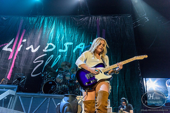 LindsayEll-HylanPhotography-MoheganSunArena-CatCountry-193706.jpg