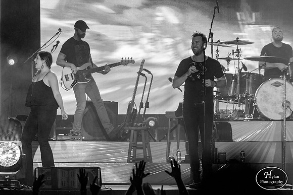 LadyAntebellum-HylanPhotography-Musikfest2016-CatCountry-01-3.jpg