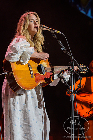 MargoPrice-HylanPhotography-PPLCenter-CatCountry96-2-2.jpg