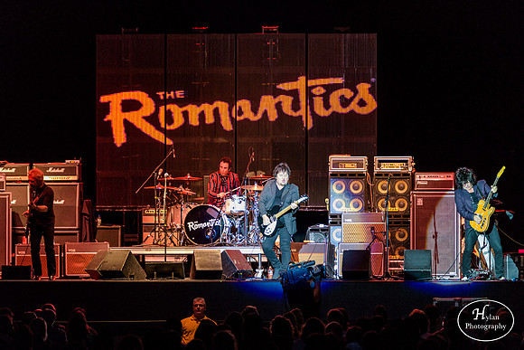 TheRomantics-HylanPhotography-SandsBethlehemEventCenter-WLEV-192330.jpg