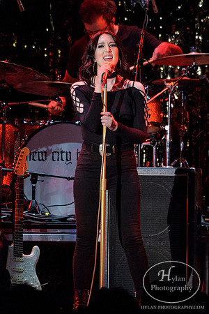 AubrieSellers-HylanPhotography-SantanderArena-CatCountry-02-2.jpg