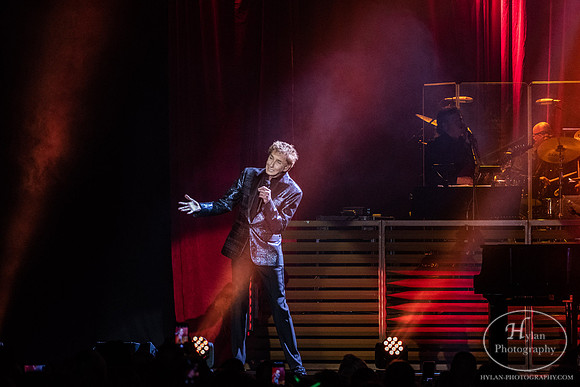 BarryManilow-HylanPhotography-WCEC-WLEV-201512.jpg