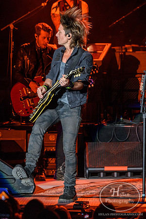 KeithUrban-HylanPhotography-AllentownFair17-CatCountry96-3-5.jpg