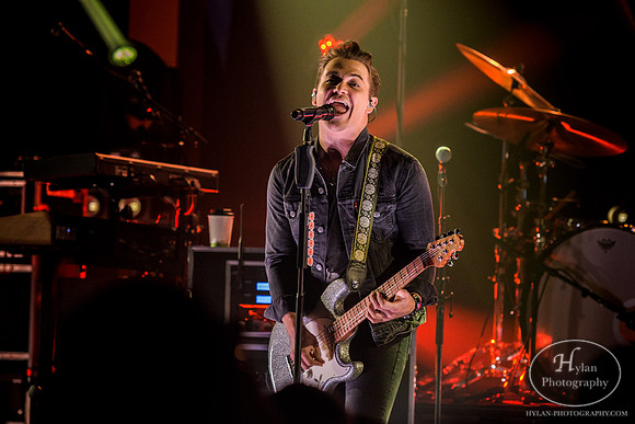 HunterHayes-HylanPhotography-SteelStacks-CatCountry96-5.jpg