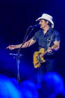 BradPaisley-HylanPhotography-MoheganSunArena-CatCountry-212314.jpg