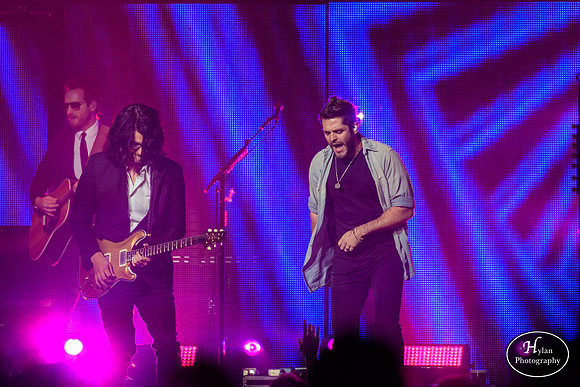 ThomasRhett-HylanPhotography-PPLCenter-CatCountry-01-2.jpg