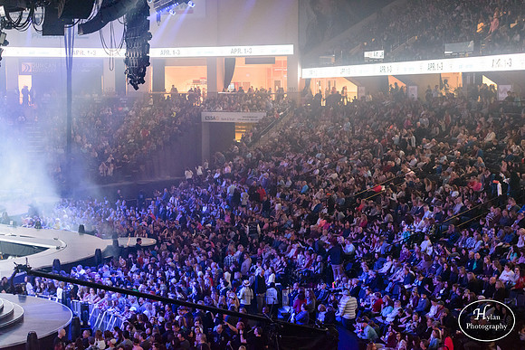 CarrieUnderwood-HylanPhotography-PPLCenter-CatCountry-202844.jpg