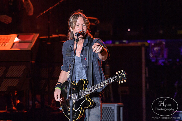 KeithUrban-HylanPhotography-AllentownFair17-CatCountry96-201918.jpg