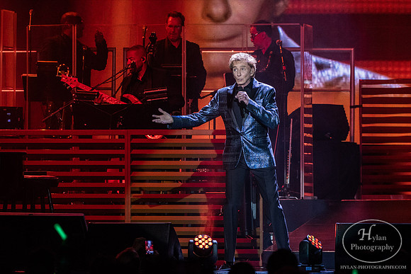 BarryManilow-HylanPhotography-WCEC-WLEV-4-2.jpg