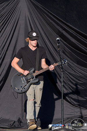 TuckerBeatHard-HylanPhotography-Musikfest2016-CatCountry-02.jpg