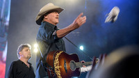 AlanJackson-HylanPhotography-MoheganPa-CatCountry96-204806.jpg
