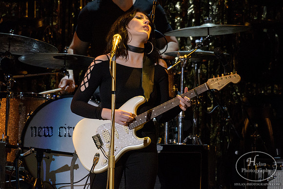 AubrieSellers-HylanPhotography-SantanderArena-CatCountry-190050.jpg