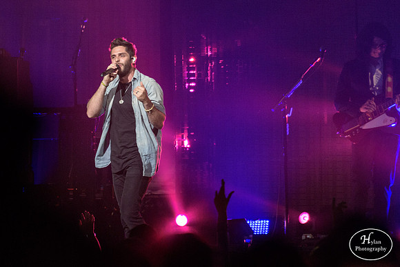 ThomasRhett-HylanPhotography-PPLCenter-CatCountry-02-2.jpg