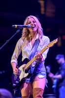 LindsayEll-HylanPhotography-MoheganSunArena-CatCountry-03.jpg