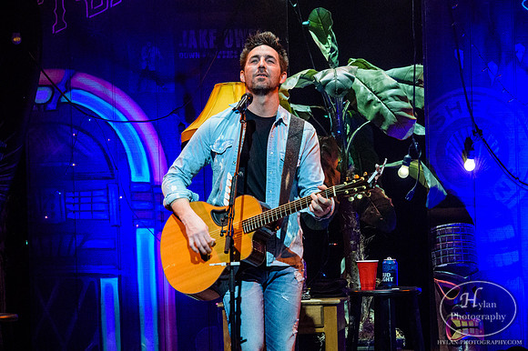 JakeOwen-HylanPhotography-FMKirby-CatCountry96-2-3.jpg