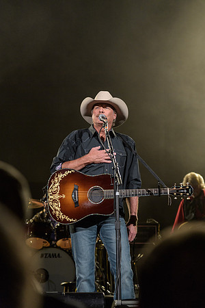 AlanJackson-HylanPhotography-MoheganPa-CatCountry96-204929.jpg
