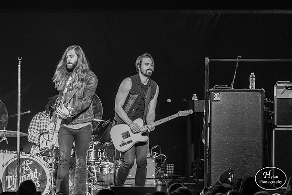 AThousandHorses-HylanPhotography-PPLCenter-CatCountry-01-3.jpg