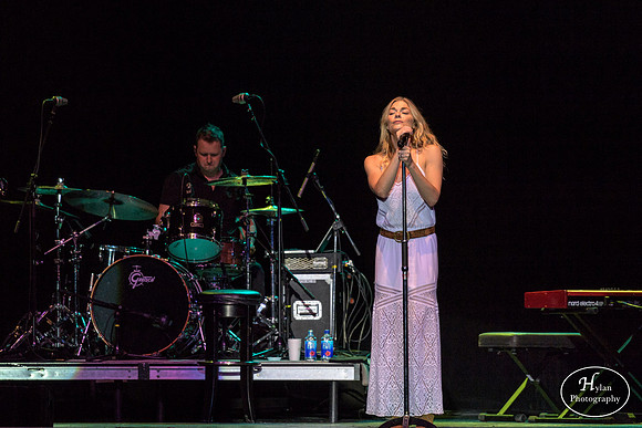 LeAnnRimes-HylanPhotography-SandsBethlehemEventCenter-CatCountry-201512.jpg