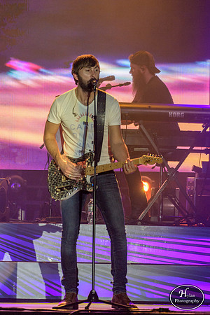 LadyAntebellum-HylanPhotography-Musikfest2016-CatCountry-02.jpg