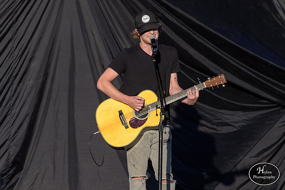 TuckerBeatHard-HylanPhotography-Musikfest2016-CatCountry-191134.jpg