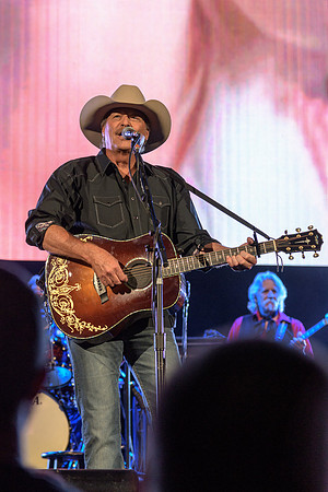 AlanJackson-HylanPhotography-MoheganPa-CatCountry96-2.jpg