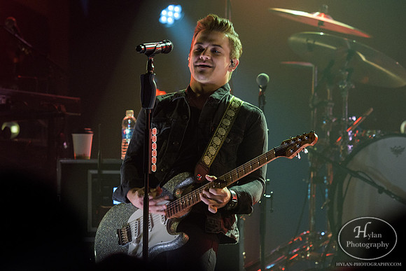 HunterHayes-HylanPhotography-SteelStacks-CatCountry96-3.jpg