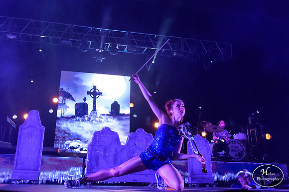 LindseyStirling-HylanPhotography-SantanderArena-210536.jpg
