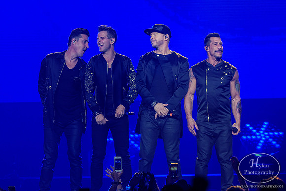 NKOTB-HylanPhotography-PPLCenter-WLEV-212342.jpg