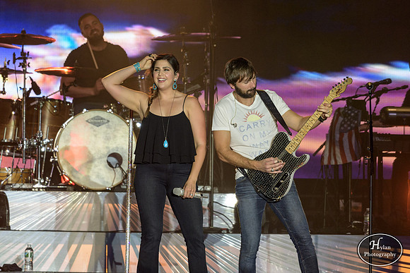 LadyAntebellum-HylanPhotography-Musikfest2016-CatCountry-214526.jpg