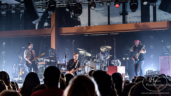 HunterHayes-HylanPhotography-SteelStacks-CatCountry96-4.jpg