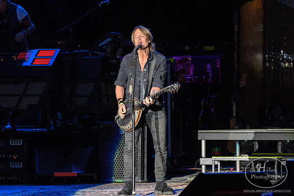 KeithUrban-HylanPhotography-AllentownFair17-CatCountry96-201636.jpg