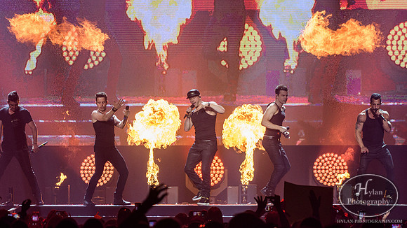 NKOTB-HylanPhotography-PPLCenter-WLEV-212929.jpg