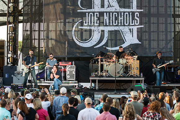 Joe-Nichols-Hylan-Allentown-Fair-2014-15.jpg