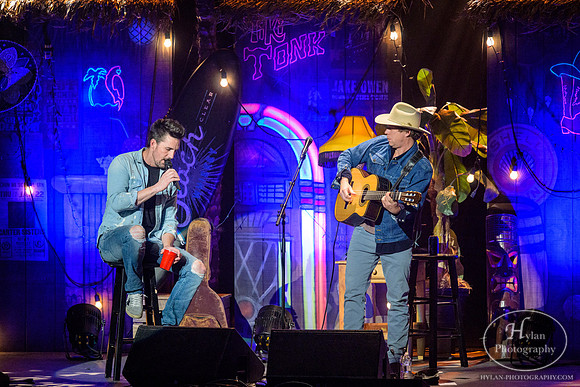 JakeOwen-HylanPhotography-FMKirby-CatCountry96-210208.jpg