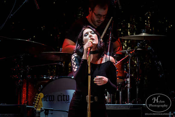AubrieSellers-HylanPhotography-SantanderArena-CatCountry-03-3.jpg