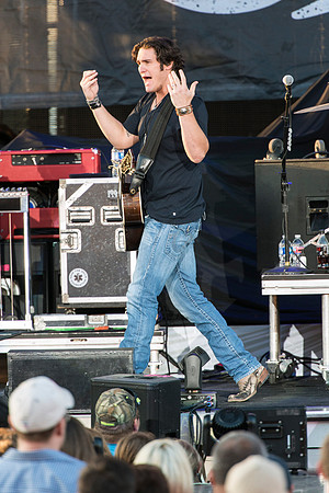 Joe-Nichols-Hylan-Allentown-Fair-2014-7.jpg