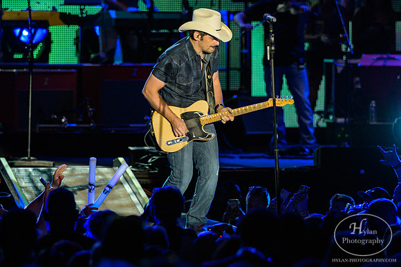 BradPaisley-HylanPhotography-Musikfest2019-WLEV-2-3.jpg