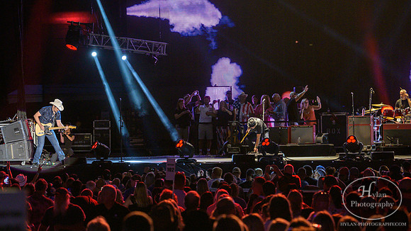 BradPaisley-HylanPhotography-Musikfest2019-WLEV-3-2.jpg