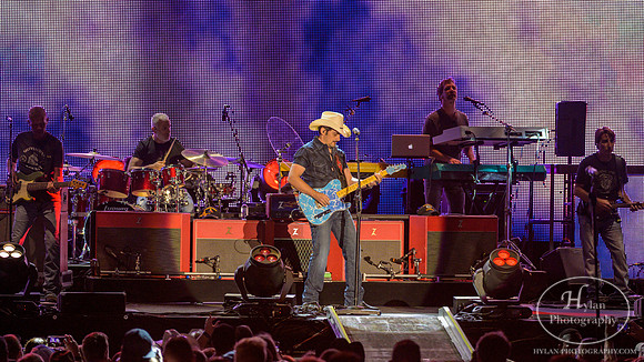 BradPaisley-HylanPhotography-Musikfest2019-WLEV-2.jpg
