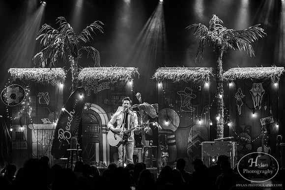JakeOwen-HylanPhotography-FMKirby-CatCountry96-211328.jpg