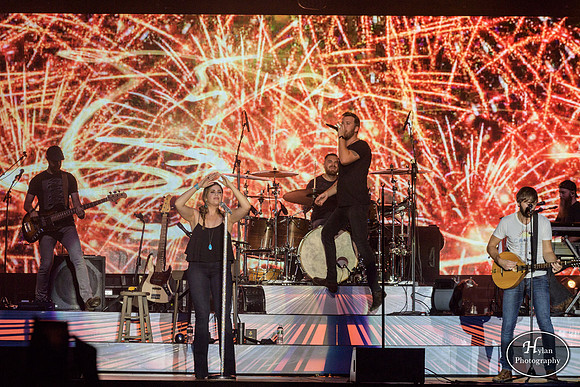 LadyAntebellum-HylanPhotography-Musikfest2016-CatCountry-214950.jpg
