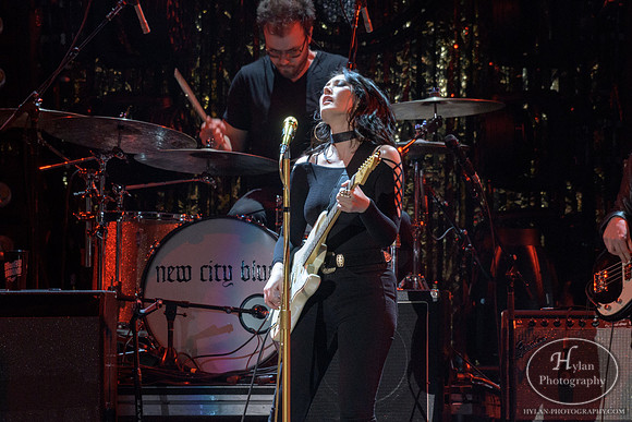 AubrieSellers-HylanPhotography-SantanderArena-CatCountry-03-2.jpg